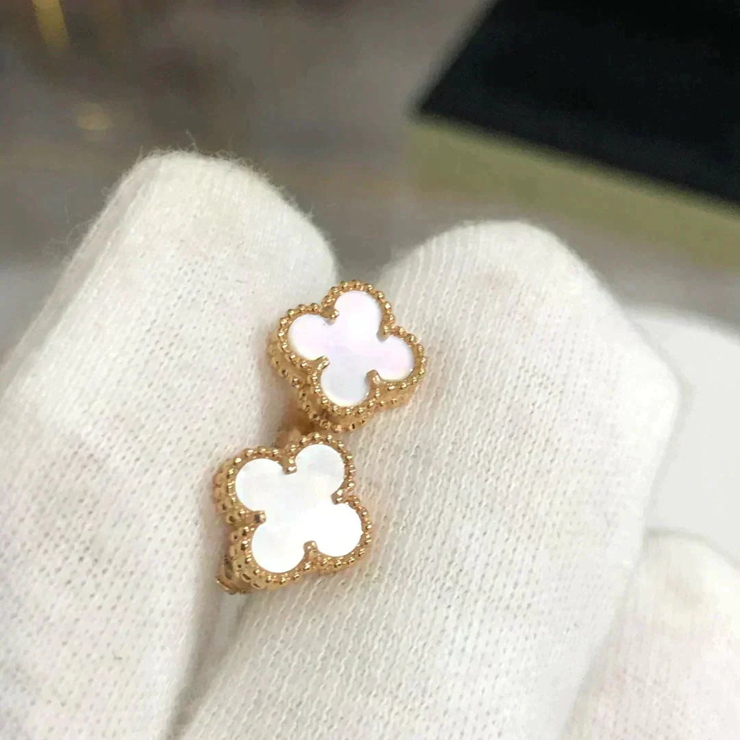 [Love Lucky]CLOVER MINI 9.5MM WHITE MOP EARRINGS