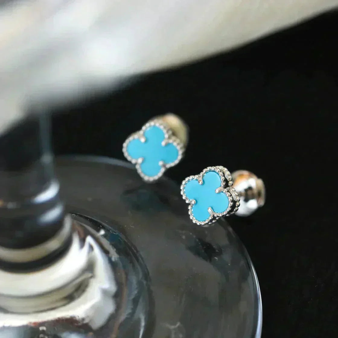 [Love Lucky]CLOVER MINI 9.5MM ONYX STUD EARRINGS SILVER