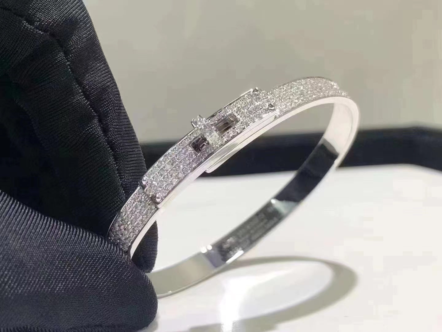 [Love Lucky]HM KELLY BRACELET IN SILVER AND FULL PAVE DIAMOND
